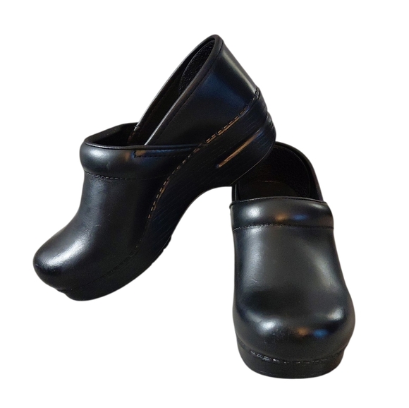 Dansko Professional Clog Black Slip On Work Shoe Size 5 US 35 EU - Picture 1 of 13
